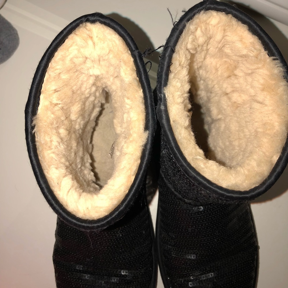 Uggs - Picture 3 of 3
